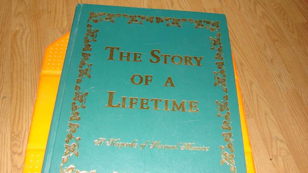 The story of a lifetime keepsake of personal memoirs