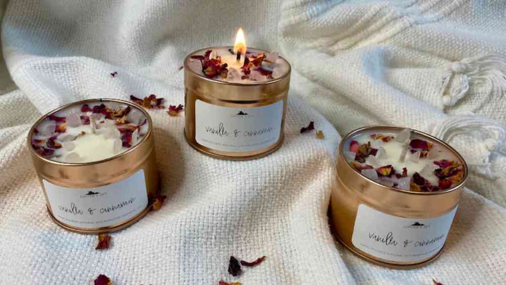 Aromatherapy candles set with crystals