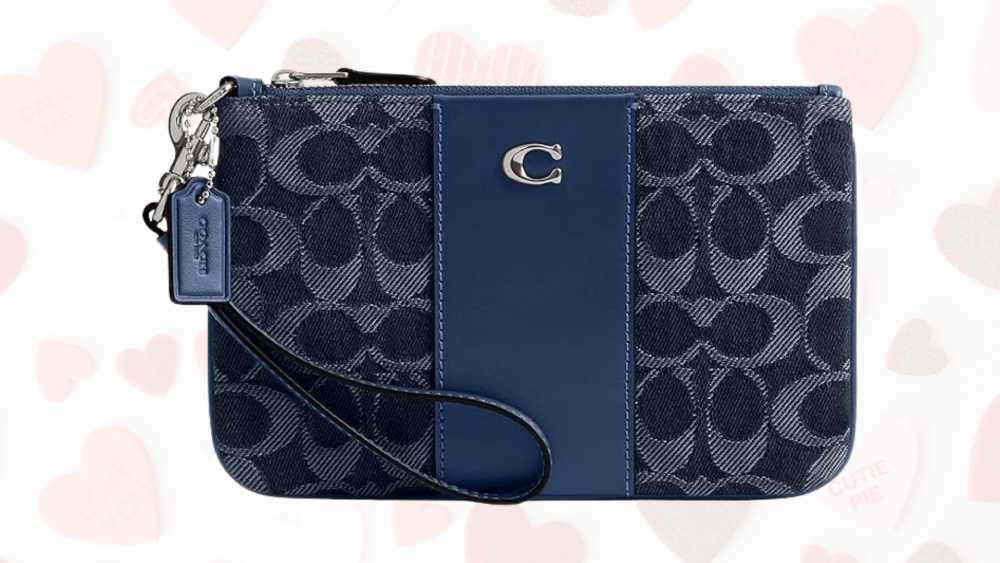 Essential Small Wristlet
