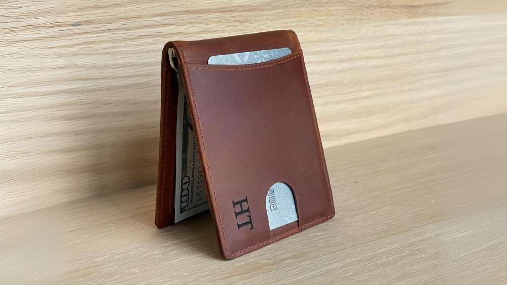 Bi fold leather wallet with personalized engraving