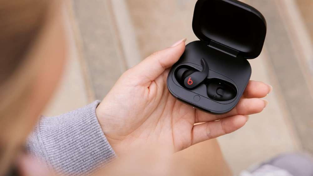 Beats fit pro noise cancelling bluetooth earbuds