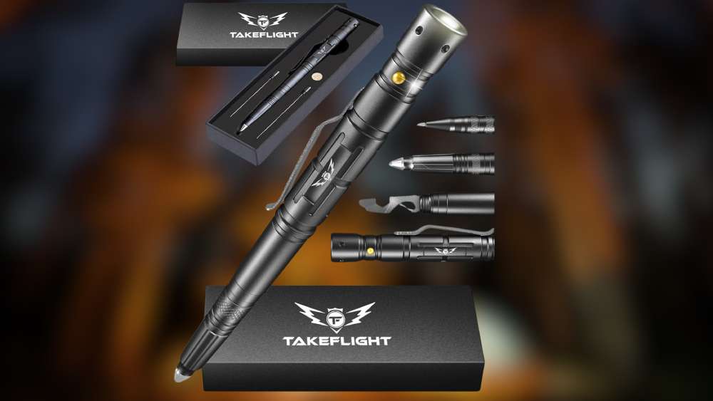 Multifunctional pen including flashlight