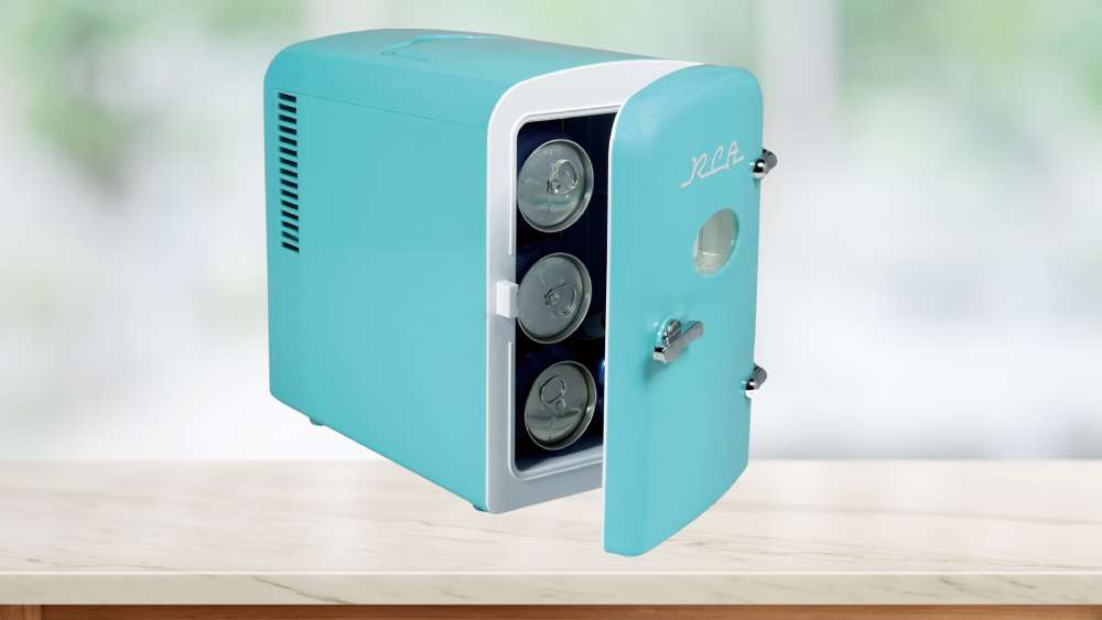 Retro six can beverage mini fridge