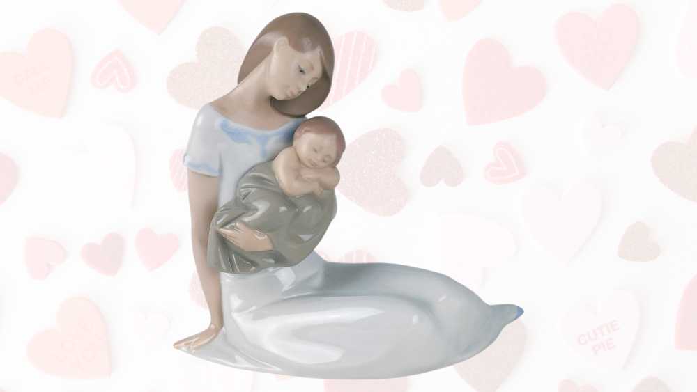 Porcelain mother figure handmade and designed in Spain