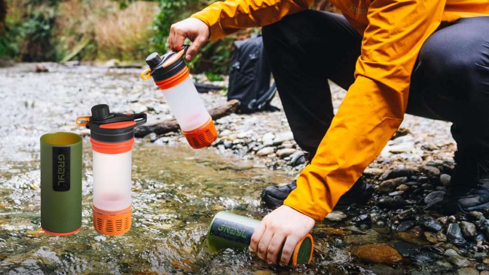 Twenty four ounce water purifying and filtering bottle