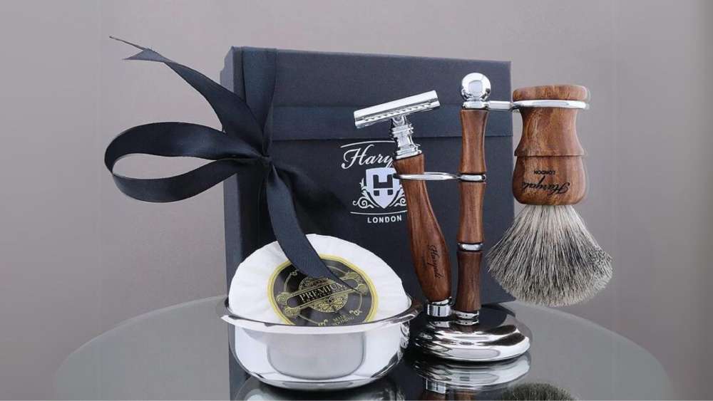 Nine piece luxury grooming kit for men with box