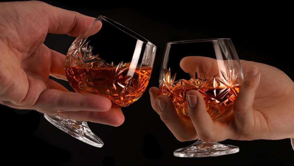 Set of two crystal brandy balloon glasses