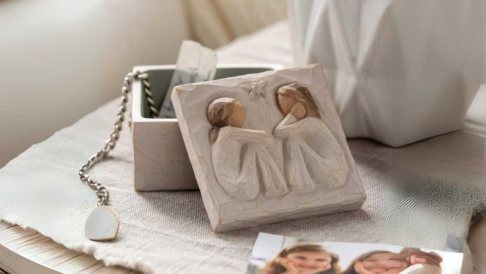Willow tree friendship sculpted hand painted keepsake box