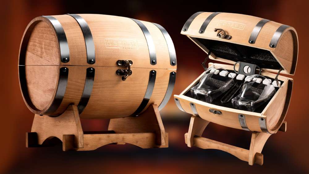 Whiskey barrel gift box with glasses and stones