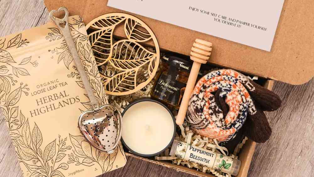 Organic Tea Set With Scented Candle And Lip Balm
