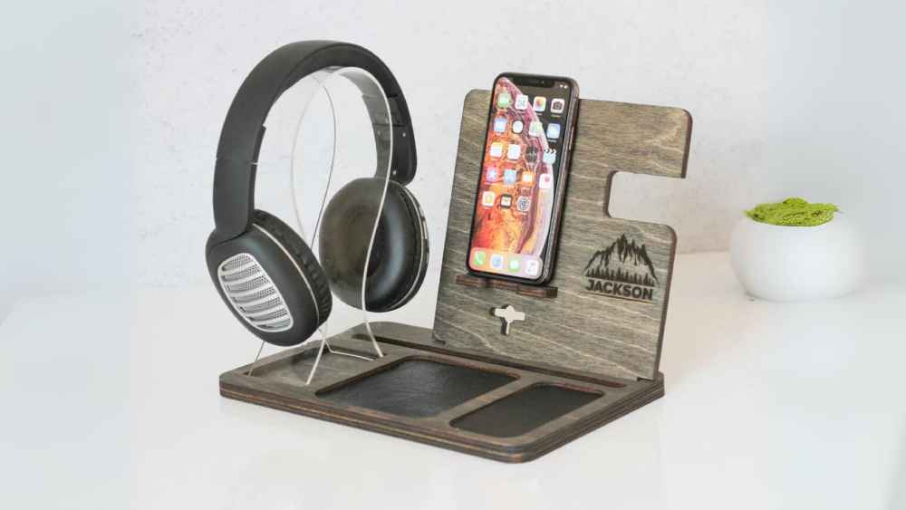 Wooden accessories docking station for storage and charging