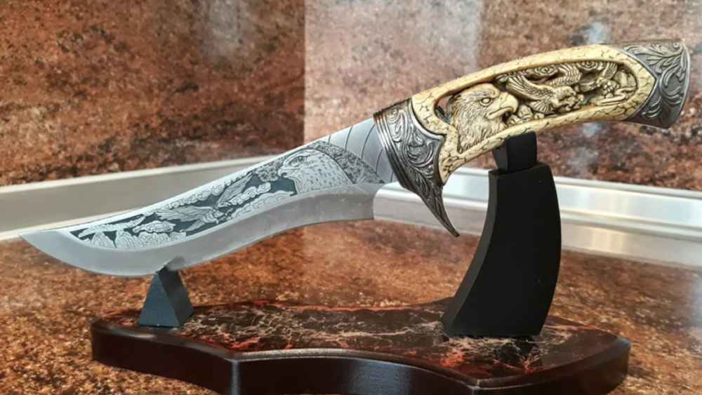 Engraved Hunting knife Personalized Custom Gift With Stand