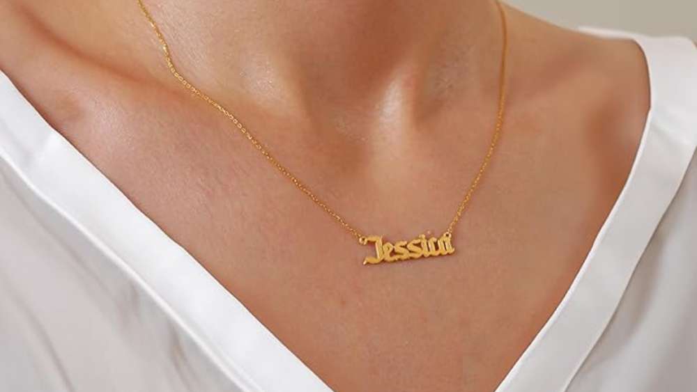 Ten karat personalized name necklace for your daughter