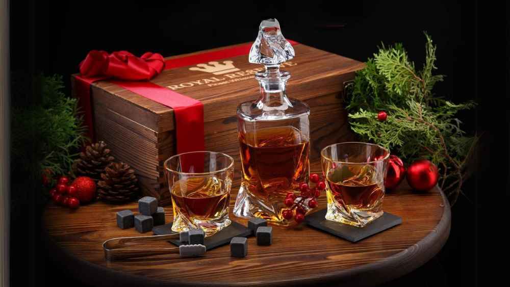 Whiskey decanter gift set including chilling stones