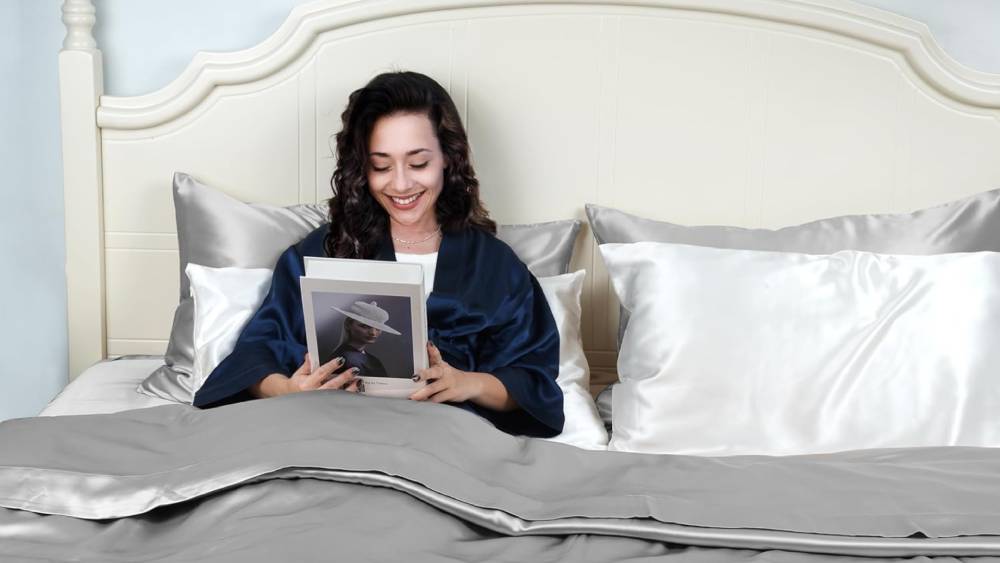 Smooth and Premium Feel Silk Pillowcase