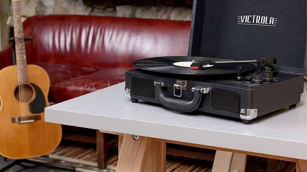 Vintage three speed bluetooth portable suitcase record player