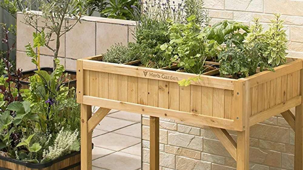 Grow Herbs in Confined Spaces using Pocket Herb Garden