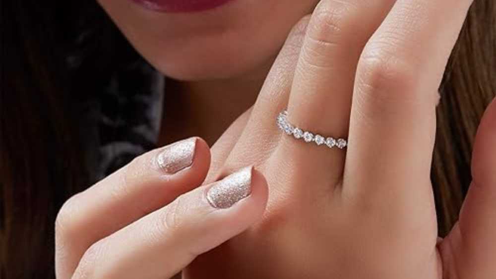 Luxurious 14k White Gold Ring