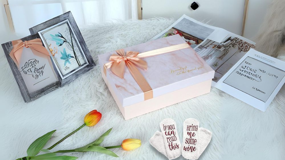 Gift box for women with ten unique items