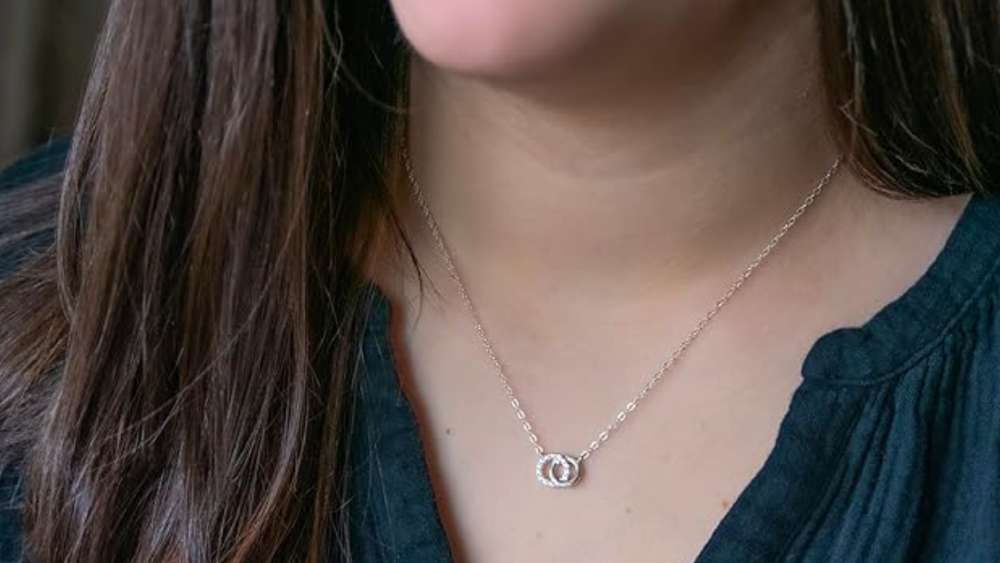 Interlocking rings necklace gift for daughter from mother