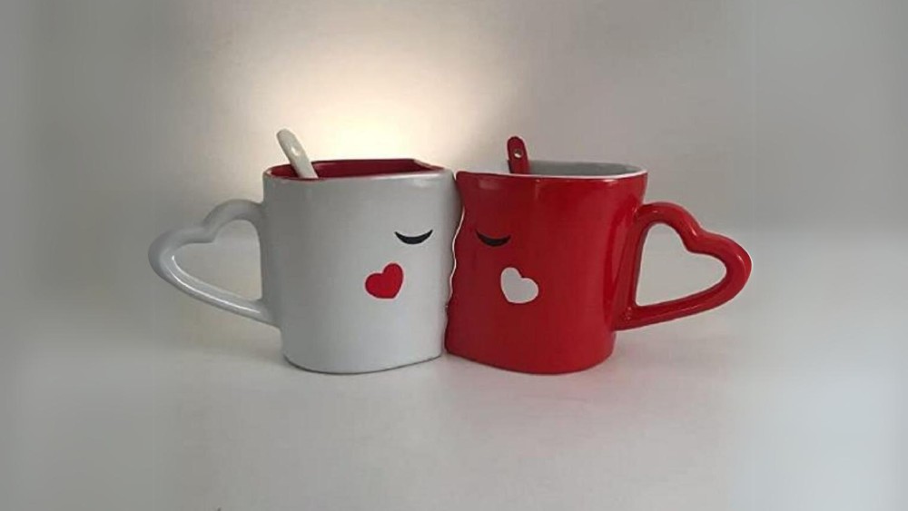White and Red Kissing Mugs Set