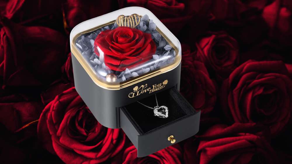 Preserved Rose With a Necklace with special stone