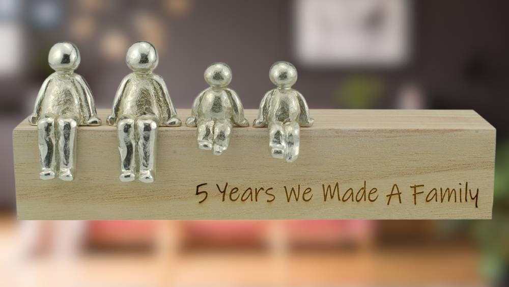 Family Metal Ornaments with wooden box