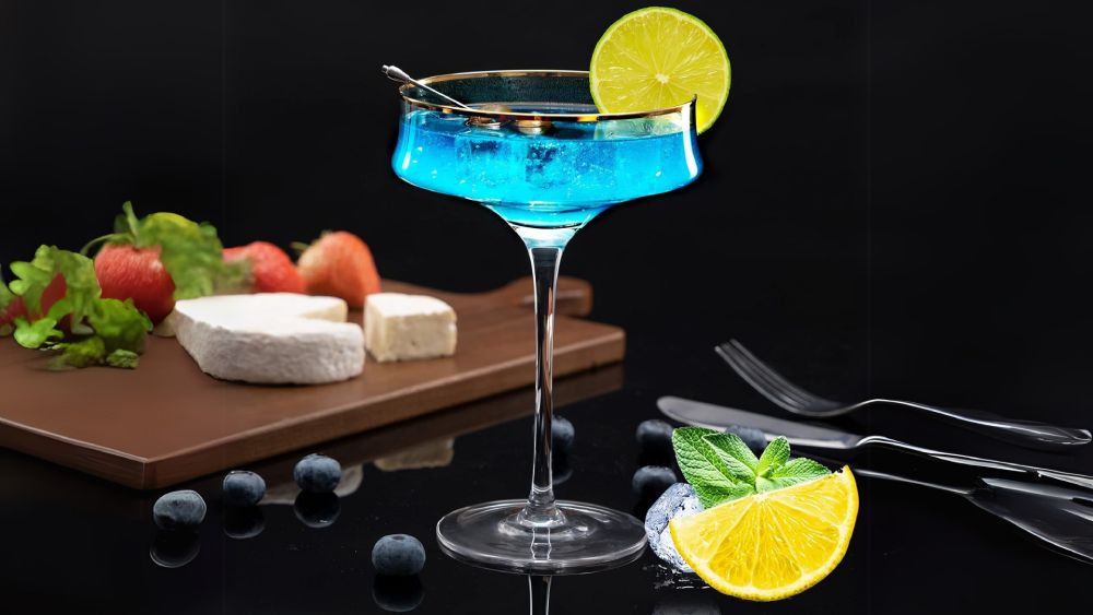 Elegant and Stylish Set of Glasses for martini