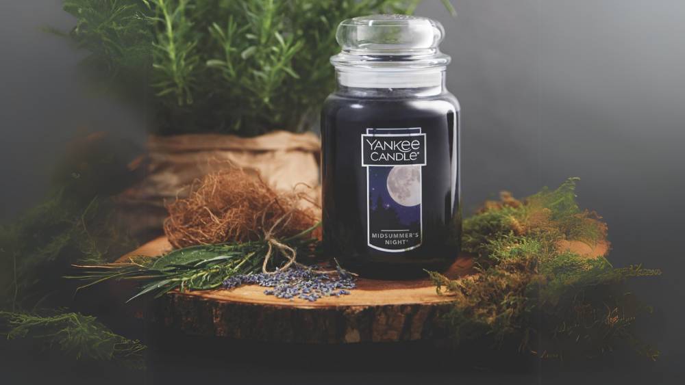 a sophisticated fragrance inspired by sultry summer evenings