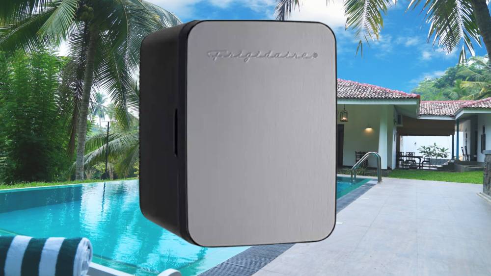 Portable mini fridge to keep drinks cool by the pool