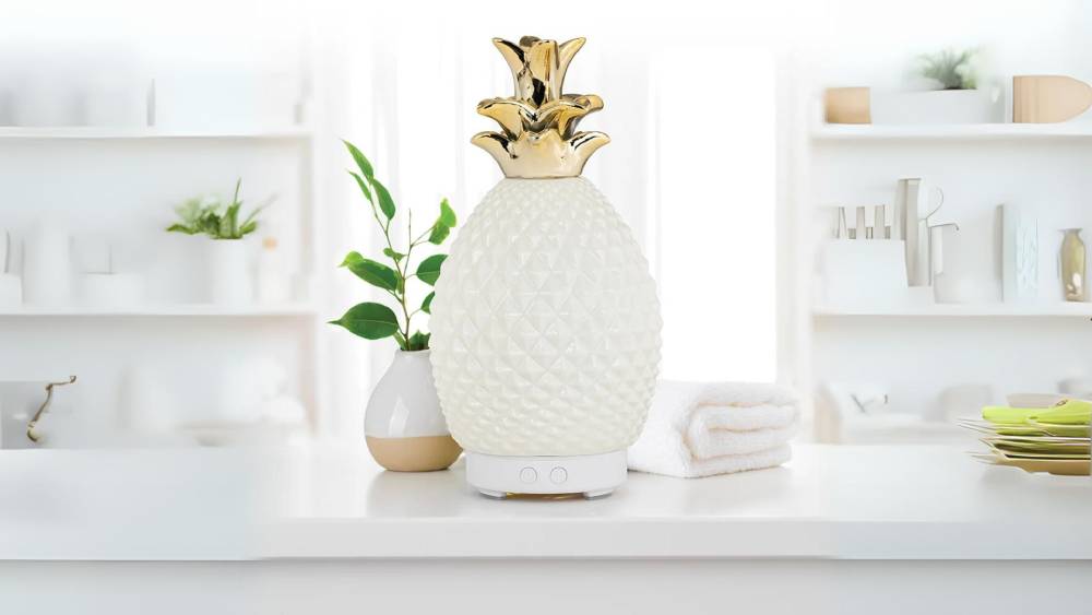 White ceramic pineapple shaped ultrasonic aromatherapy diffuser