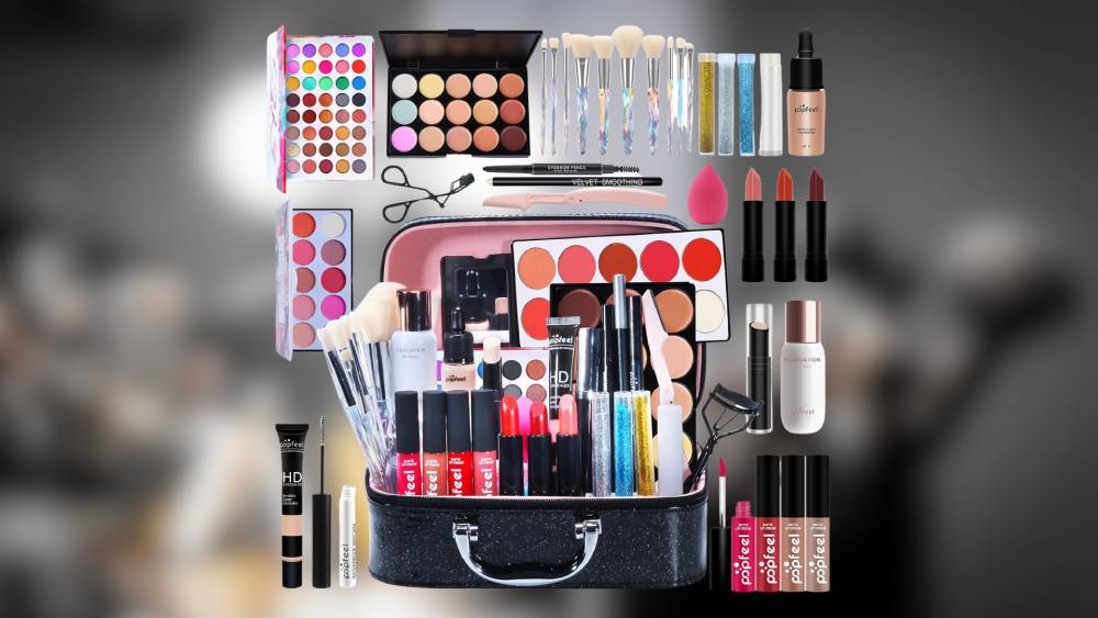Complete makeup essentials gift set for holidays