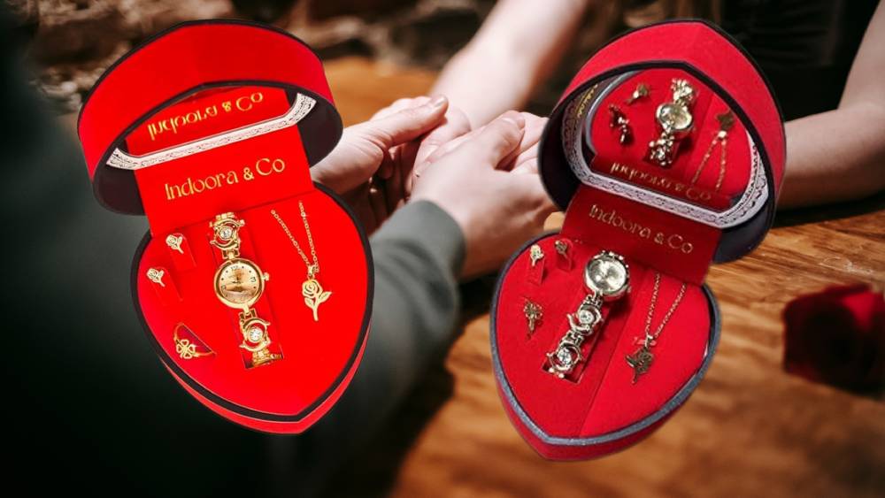 Women's fashion watch with matching jewelry set
