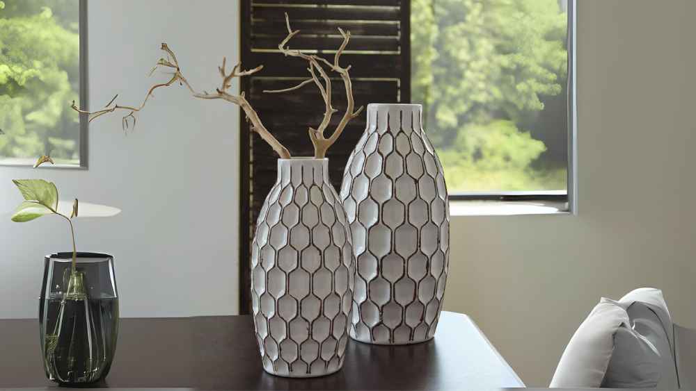 Contemporary 2 piece ceramic bottle neck vase set with hexagon pattern