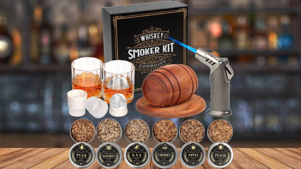 Cocktail smoker kit with torch and wood chips