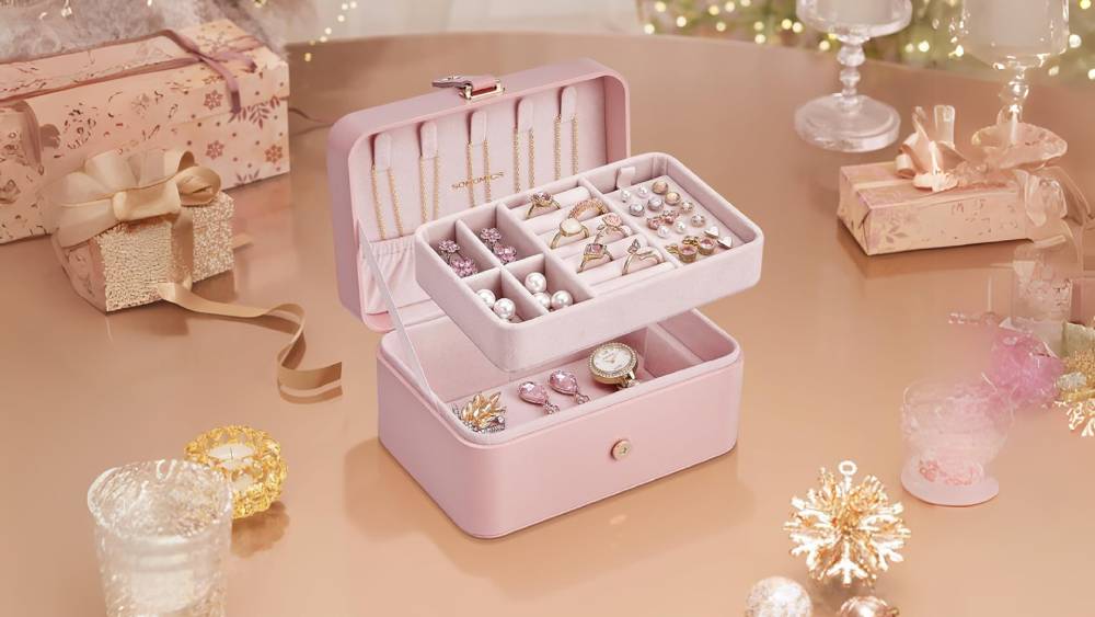Pink jewelry box customizable