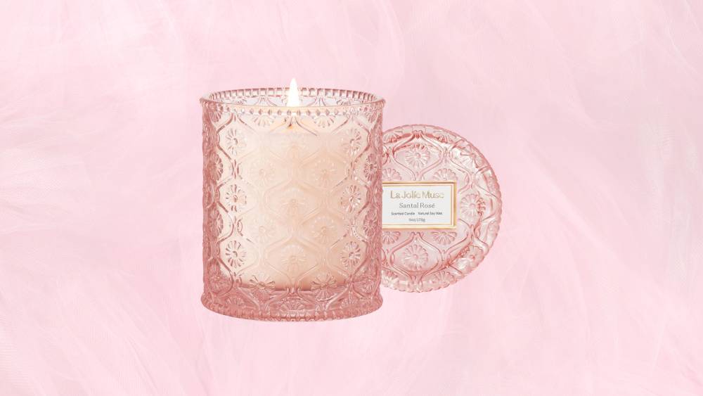 Rose blossoms blends scented candle