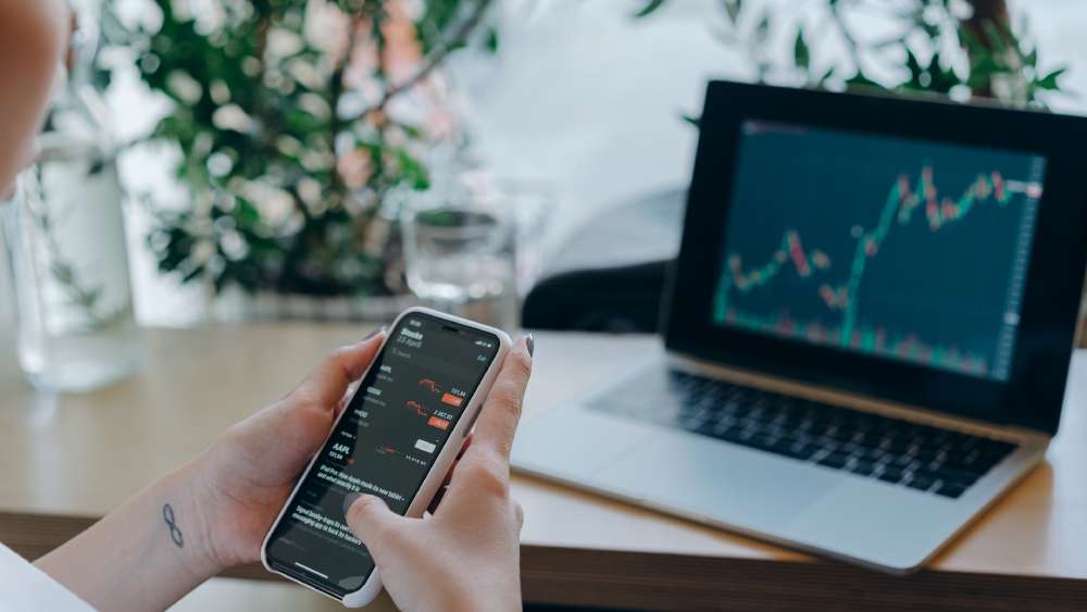 Guide to Saving Money invest wisely