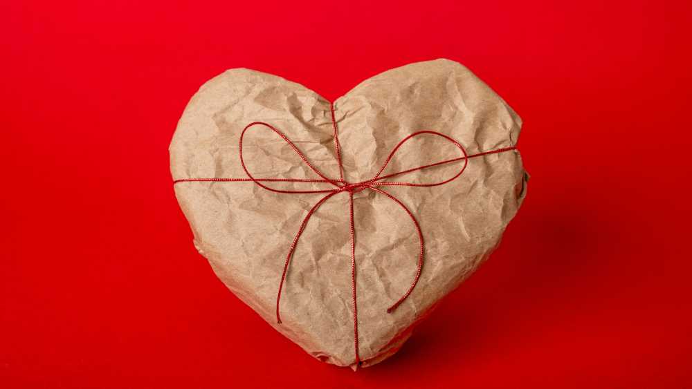 Heart shaped gift Creative Gift Wrapping Ideas