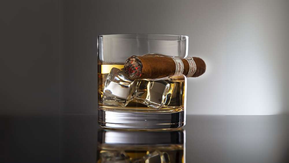 Whiskey Glass With Indented Cigar Rest
