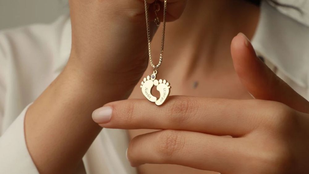 Customizable necklace baby foot print