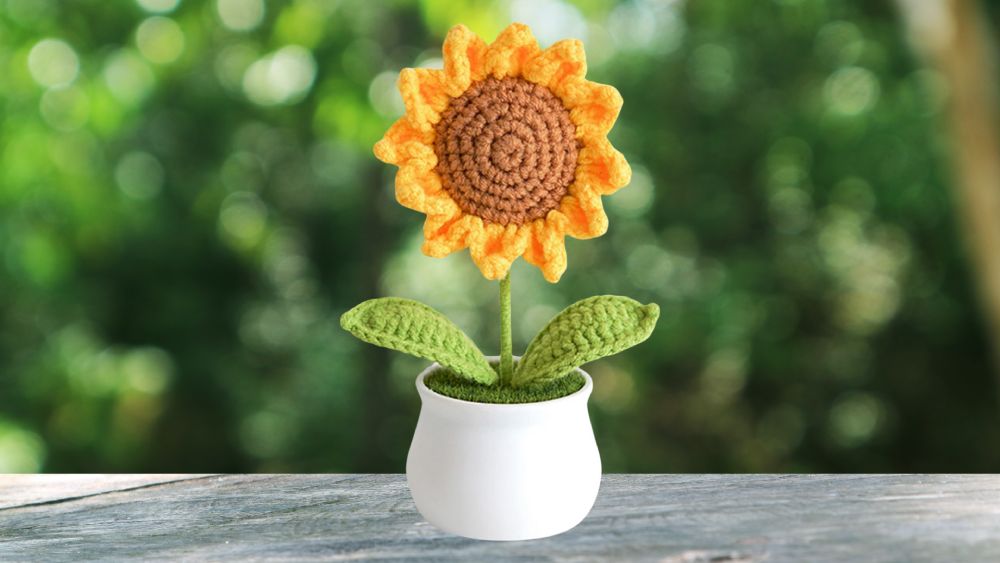 Crochet sunflower for cheerful day