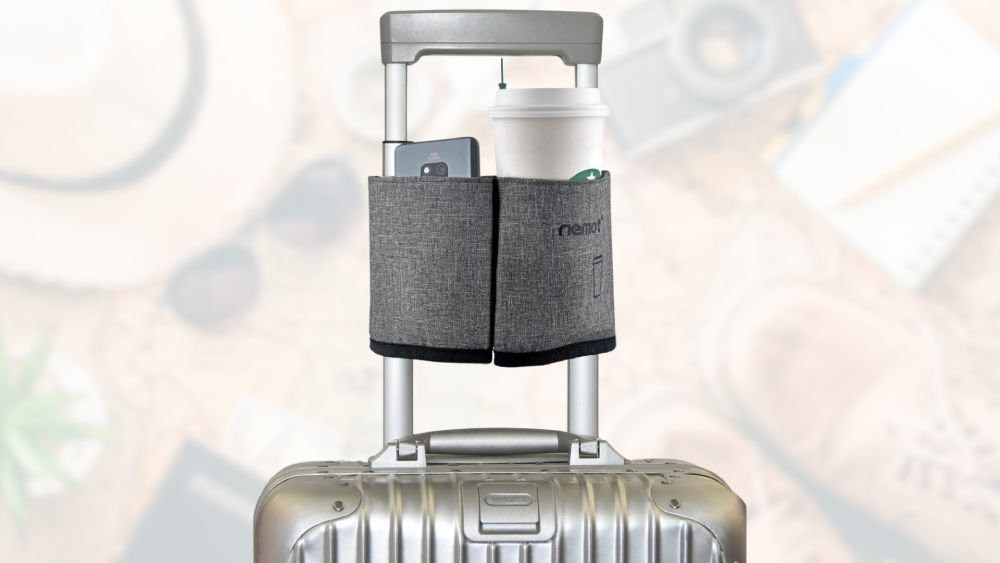 Portable cup holder for luggag