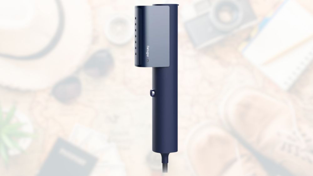 Compact steamer for travel clothes