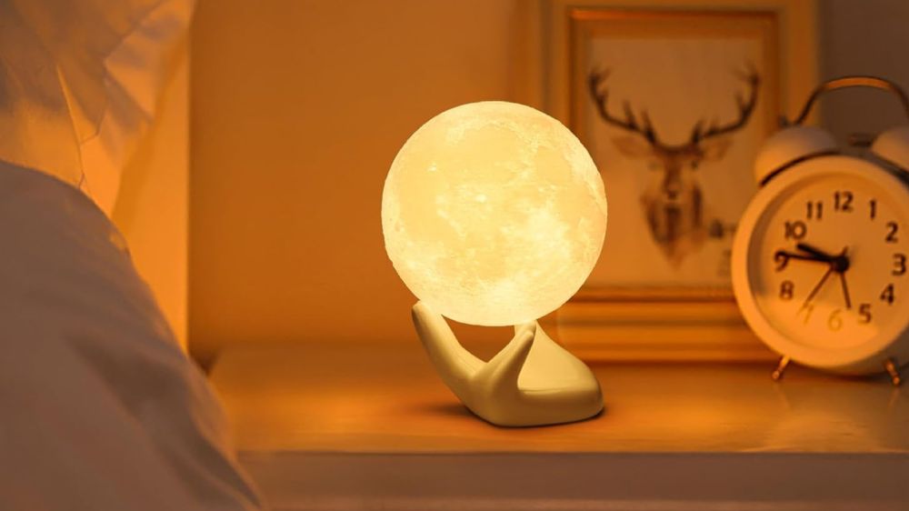 3D moon lamp with serene glow