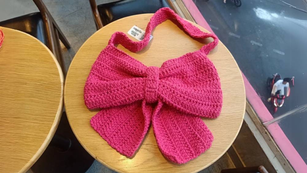 Crochet bow hand bag cute 