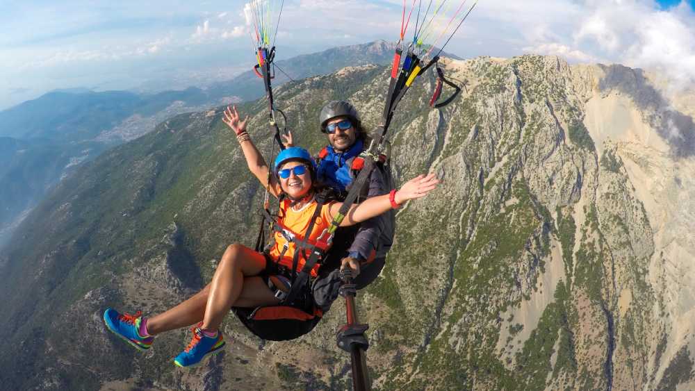 Skydiving or Paragliding Unique Gift Ideas That Last a Lifetime