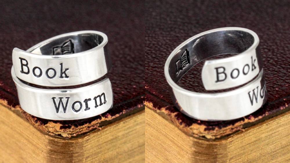 Wrap ring for bookworms