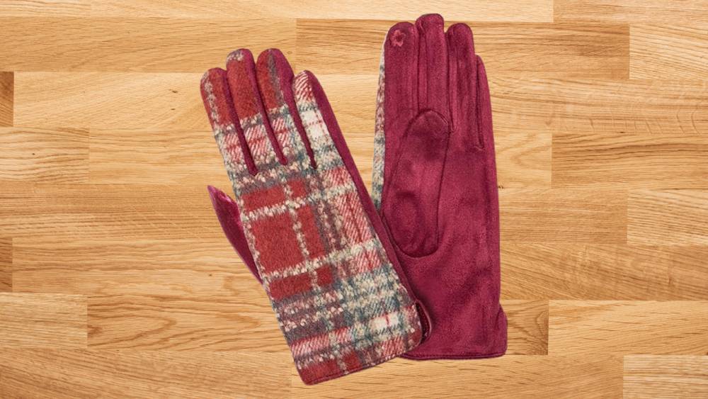 Winter Gloves Gift Idea for Red Lovers