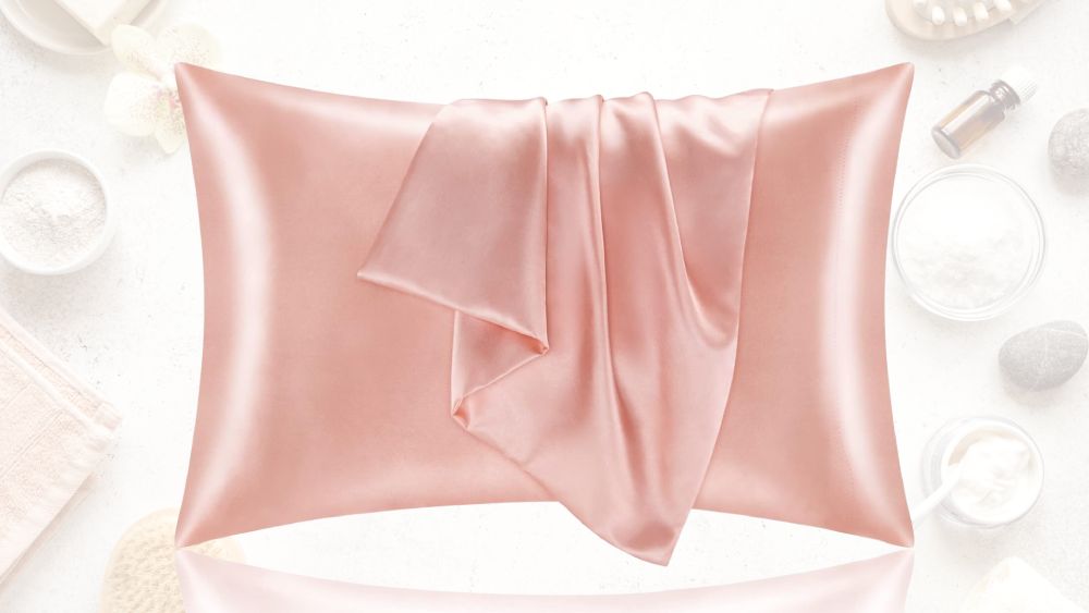 Satin pillow case reduce hair breakage